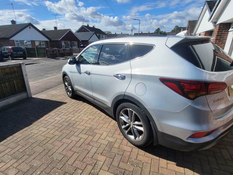 image for Hyundai, SANTA FE, Estate, 2017, Semi-Auto, 2199 (cc), 5 doors