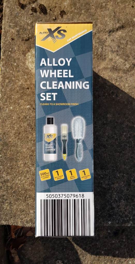 NEW Alloy Wheel Cleaning Set