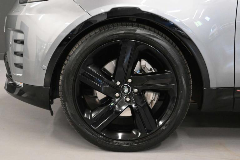 2021 Land Rover Discovery 3.0 Discovery R-Dynamic SE D MHEV Auto 4WD 5dr SUV Diesel Automatic