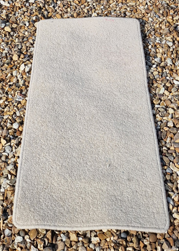 Carpet pieces, runners and mats in cream and truffle 