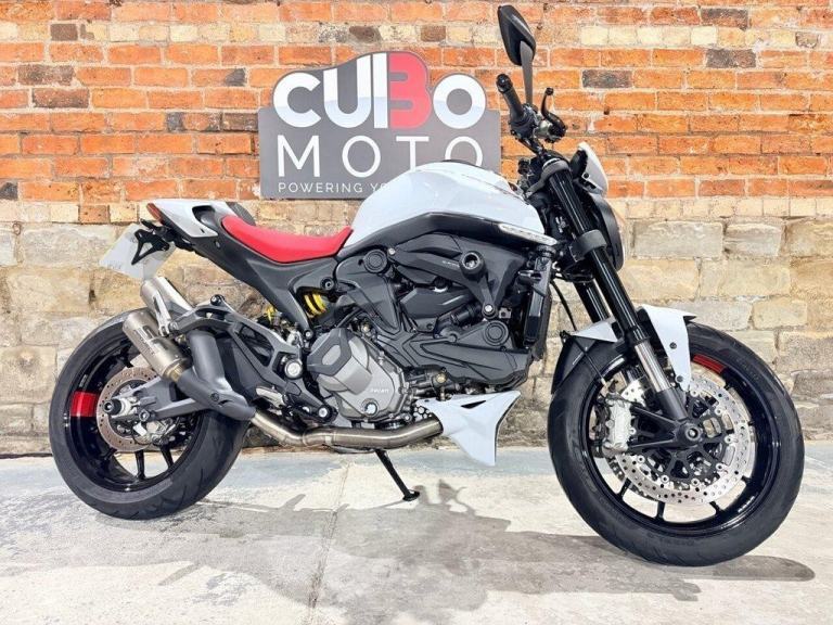 DUCATI MONSTER 937 + PLUS 2023 23