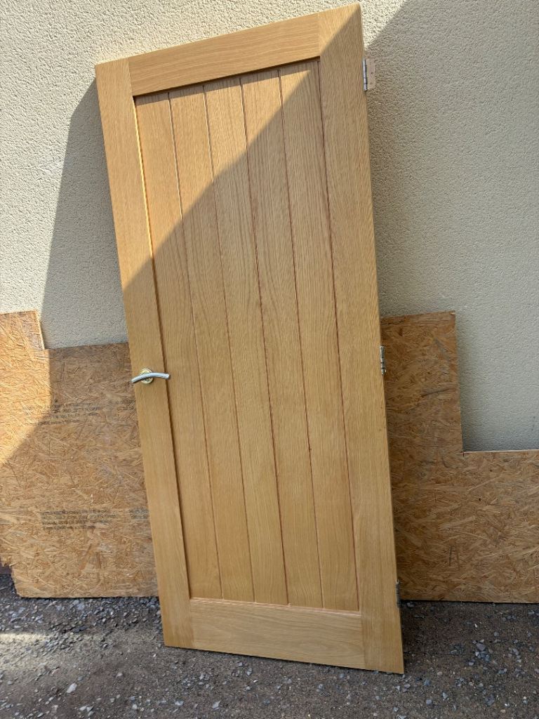 Free Howdens  Internal Oak Door 84cms  wide x198cms tall avail till Monday 25th only 