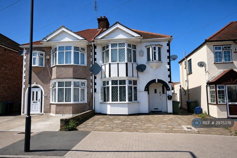 4 bedroom house in Kathleen Avenue, Wembley, HA0 (4 bed) (#2975378)