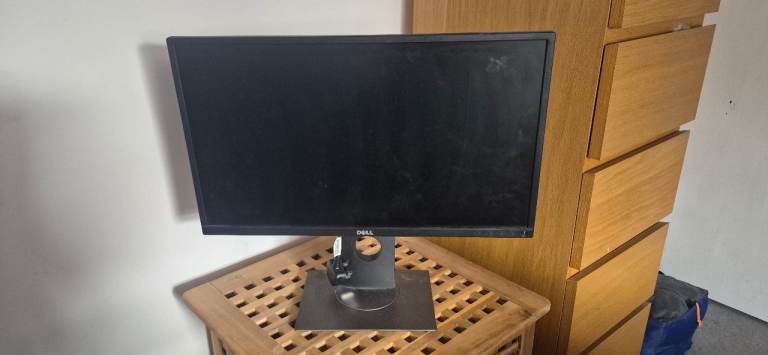 Dell rotatable computer monitor