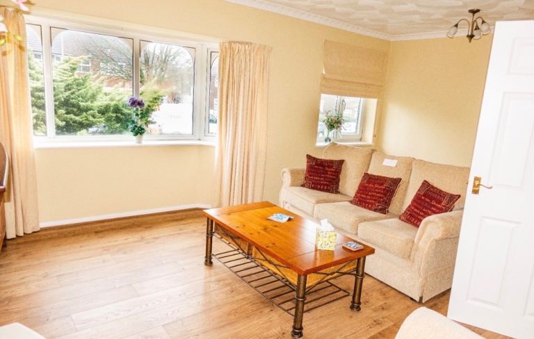 Furnished 2 bed First Floor Flat for Rent