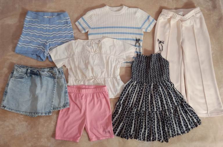 Girls bundle of clothes size 5-6 years old 