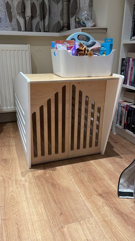 Must Go!! Dog Crate 