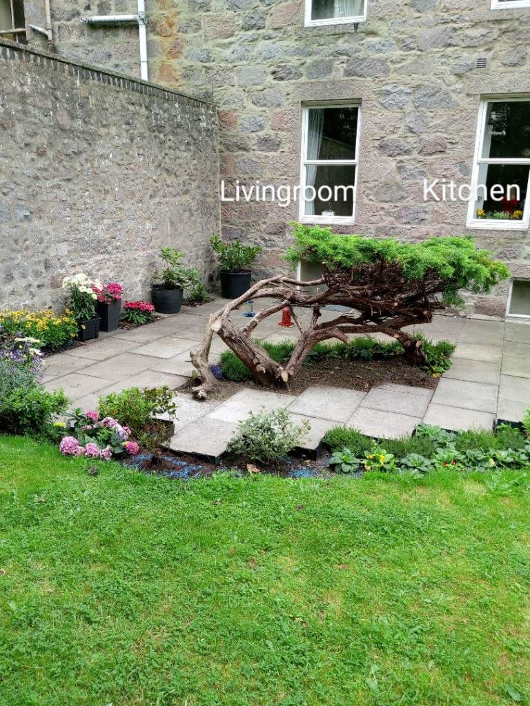 1 bd (2 bd sp) with ch, dg, garden & patio on 5 bus routes!