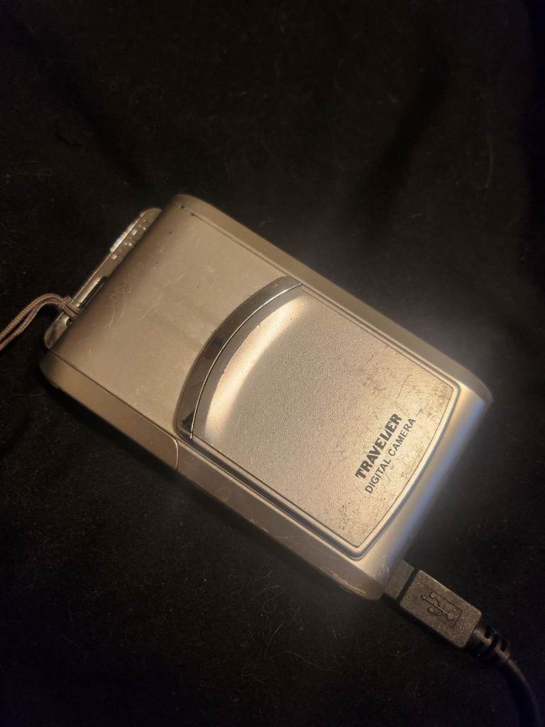 Traveler DC-5080 5.0MP Compact Digital Camera