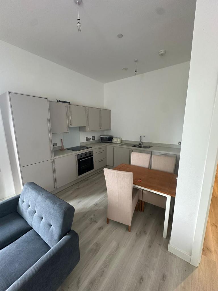 Large 1 bedroom apartment in Barking 