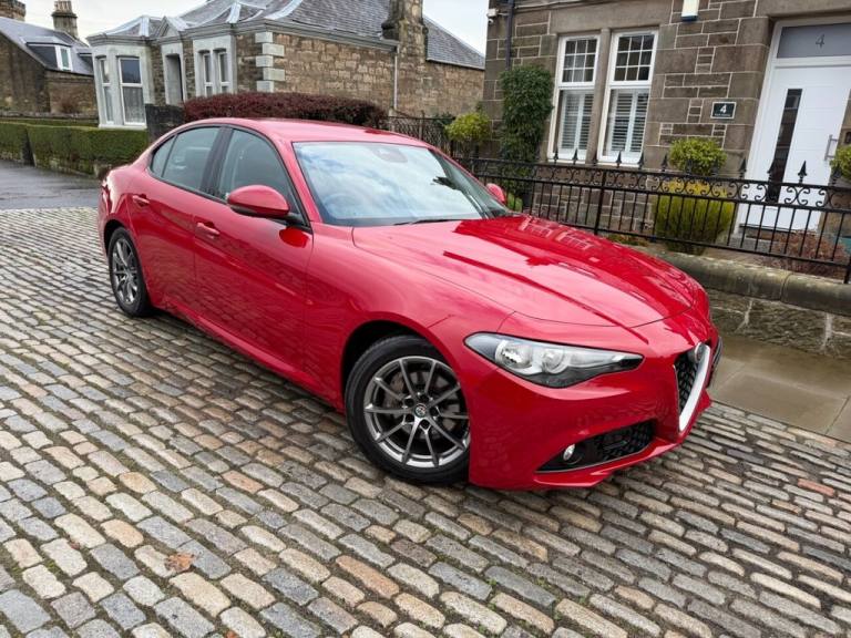 2017 Alfa Romeo Giulia 2.0T Super Saloon 4dr Petrol Auto Euro 6 (s/s) (200 ps) Saloon Petrol Auto...