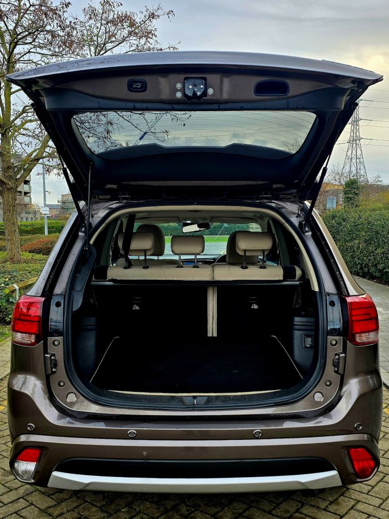 2018 Mitsubishi Outlander 2.0 PLUG-IN HYBRID 1YEAR MOT HPI CLEAR NEWLY SERVICED 3 MONTHS WARRANTY...