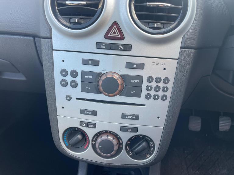 2009 Vauxhall Corsa 1.2i 16v Club 5dr HATCHBACK Petrol Manual