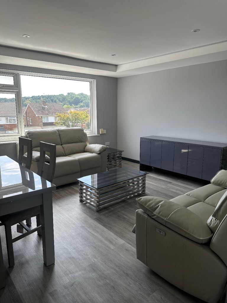 2 bedroom apartment fully furnished close to QMC & Nottinghan Uni.