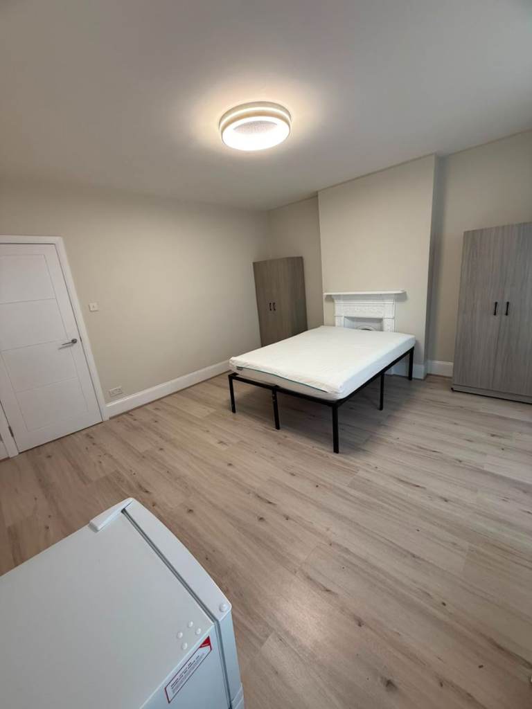 🌺Rooms Available for Rent – Croydon, CR7 | Couples Welcome £1050 PCM | Zero Deposit!