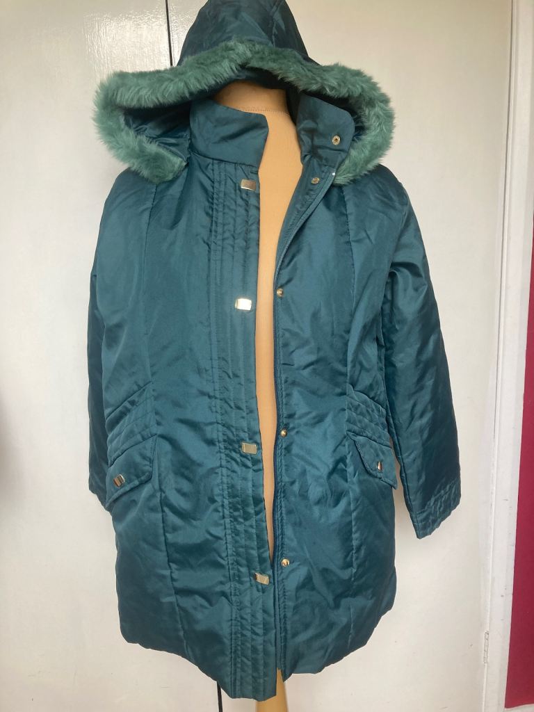 Anne De Lancay lightweight jacket with removable faux fur trim hood. Emerald green. Size 10/12
