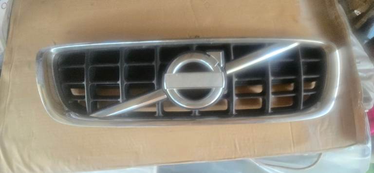 Volvo V70 Grille 