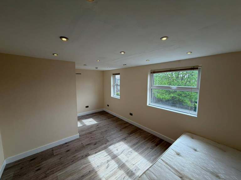 BENEFITS ACCEPTED - Studio Flat Available in  Merton Morden Sutton SM4