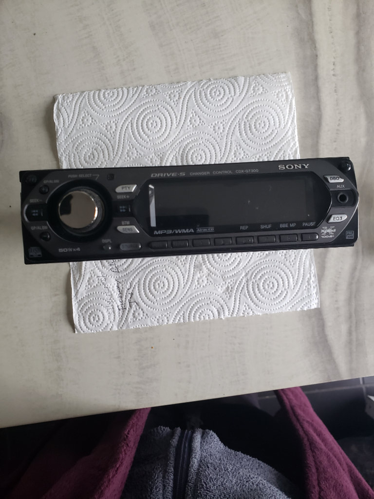 Sony car stereo with cd, &auc player 