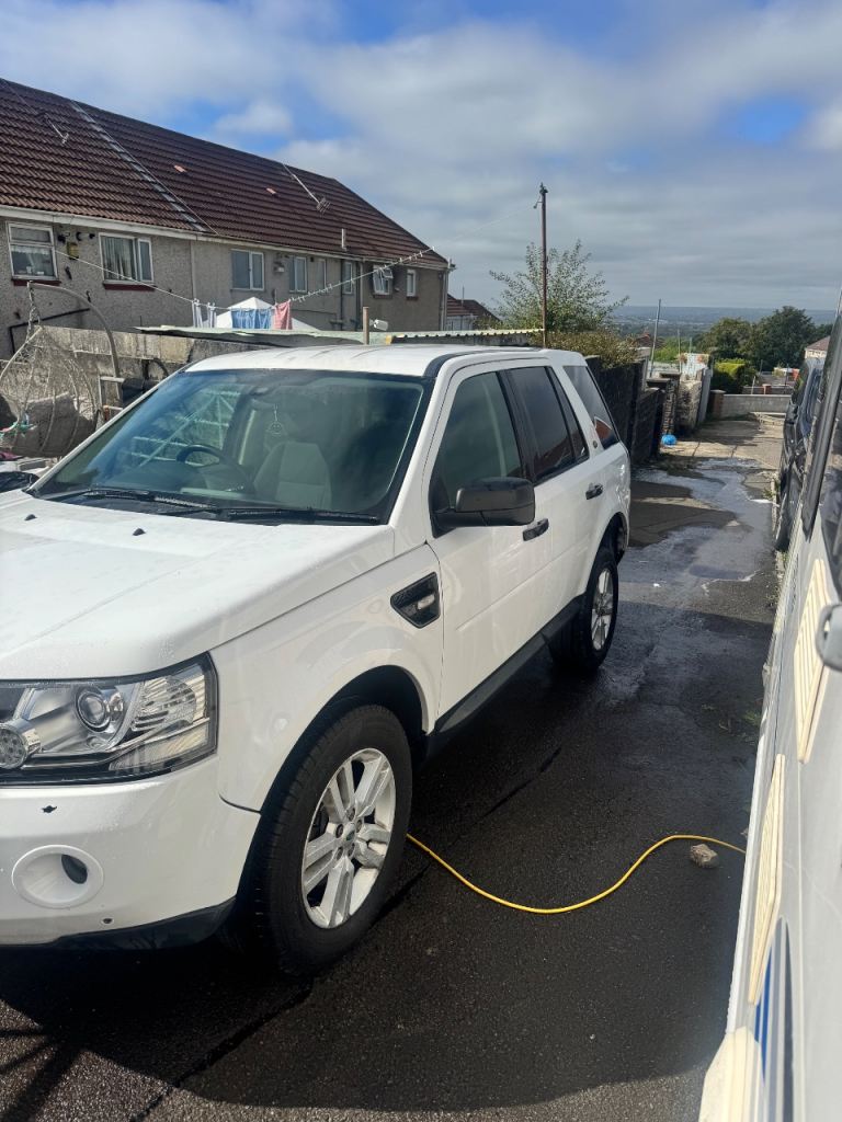 Land Rover, FREELANDER, Estate, 2013, Manual, 2179 (cc), 5 doors