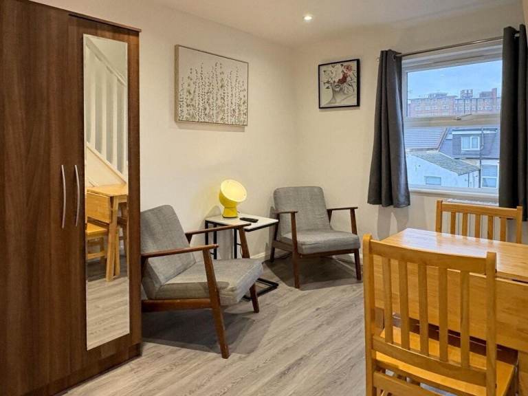 1 bedroom flat to rent on Chichele Road, London