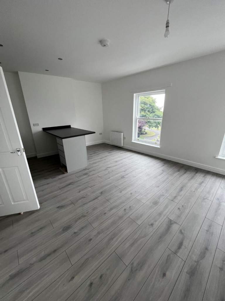 We do All type of flooring carpeting,laminate flooring etc.carpet installer/ technician.