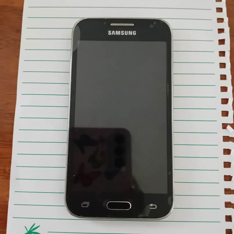 mobile samsung sm-g361f bought from tesco  no scratches excellent condition 