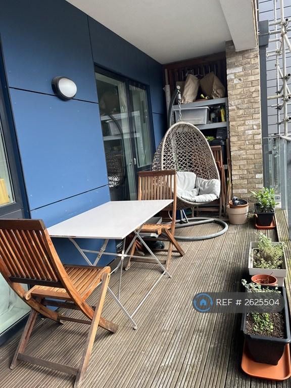 3 bedroom flat in Roffo Court, London, SE17 (3 bed) (#2625504)
