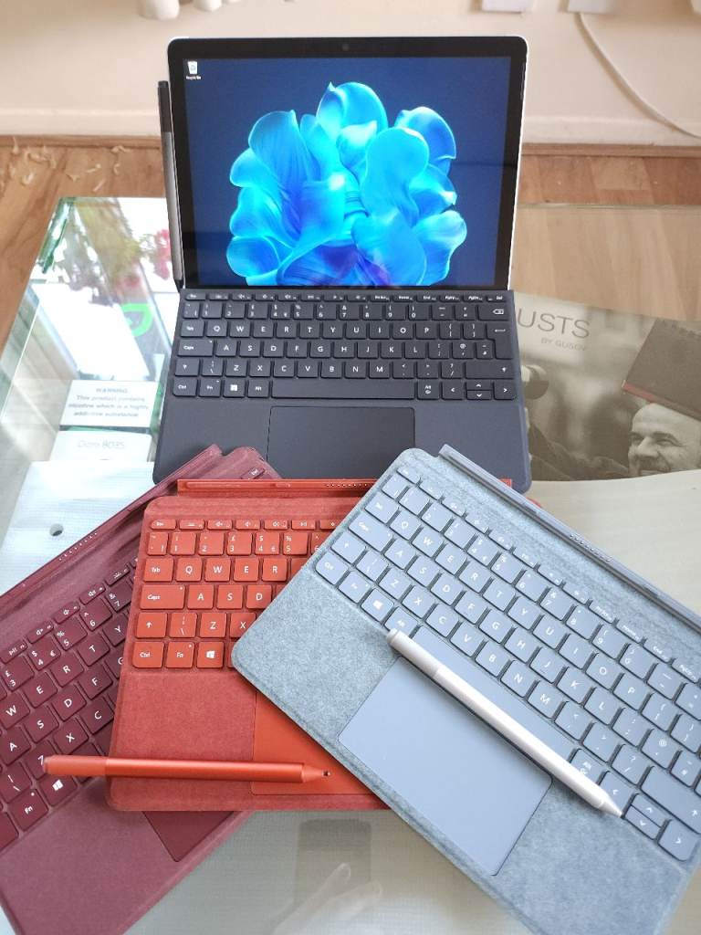 ❤️ Microsoft Surface Go Touchscreen Intel Gold 8GB RAM 128GB SDD Laptop Keyboard Windows 11