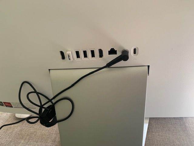 All-in-one desktop PC. 27 inch monitor. Silver and white