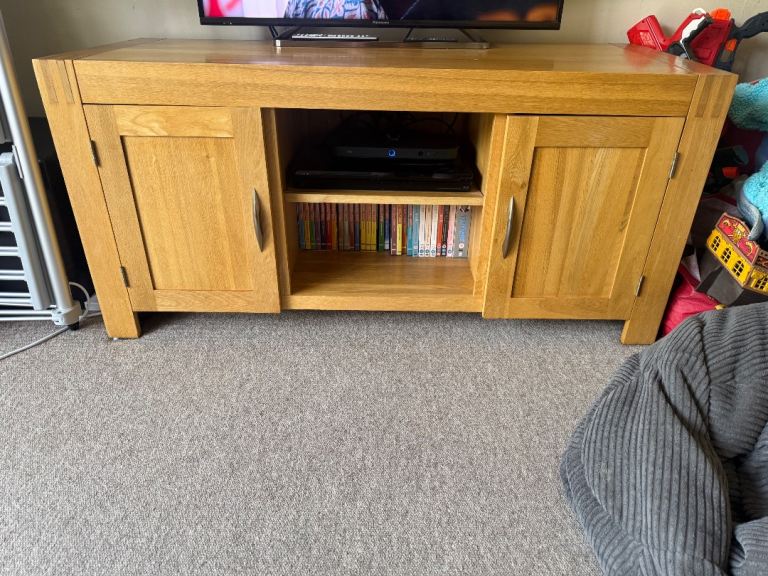 Oak tv cabinet