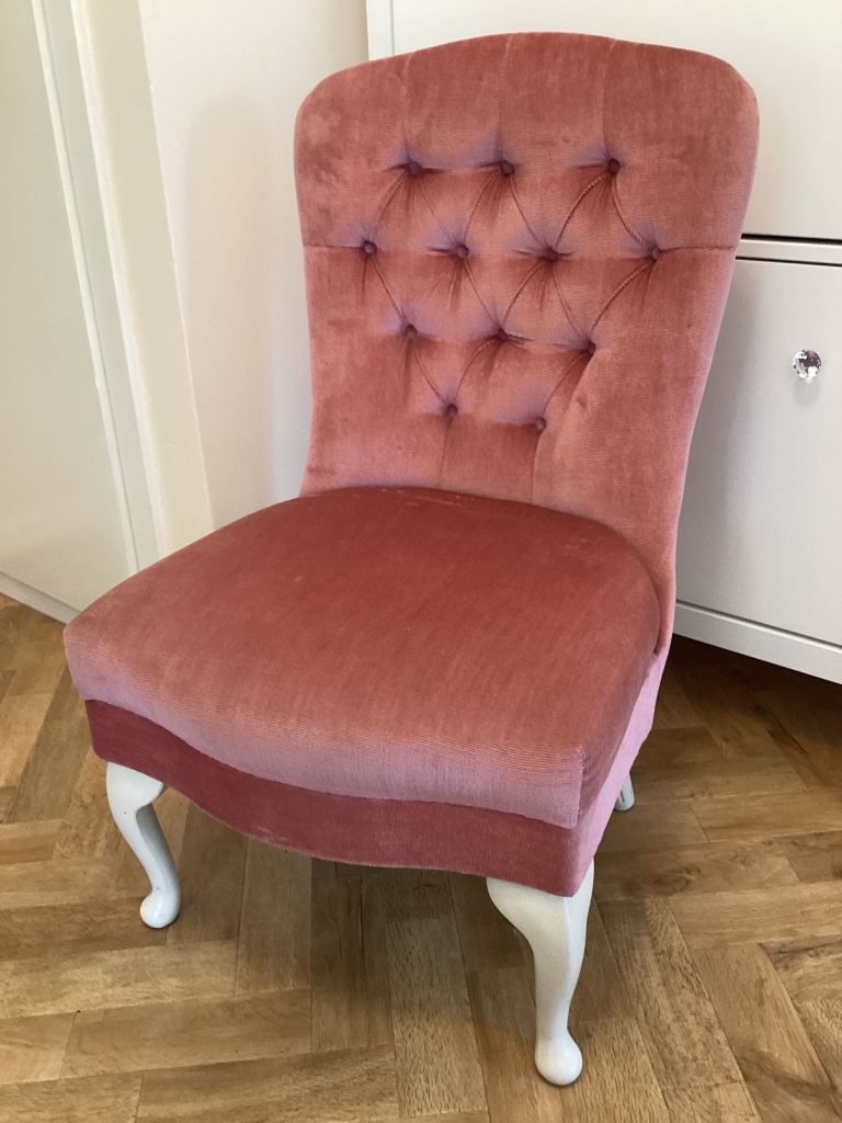 Free - Pink Velvet type button back occasional chair – Good Condition
