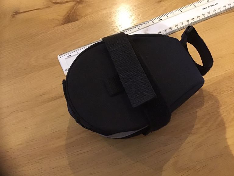 Cycle saddle pouch