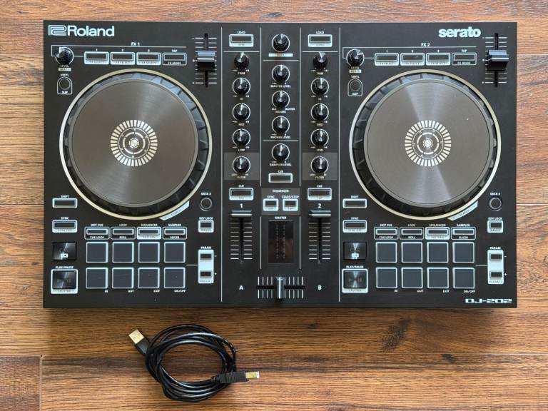 Roland DJ-202 2-Channel Serato DJ USB MIDI Sequencer Controller