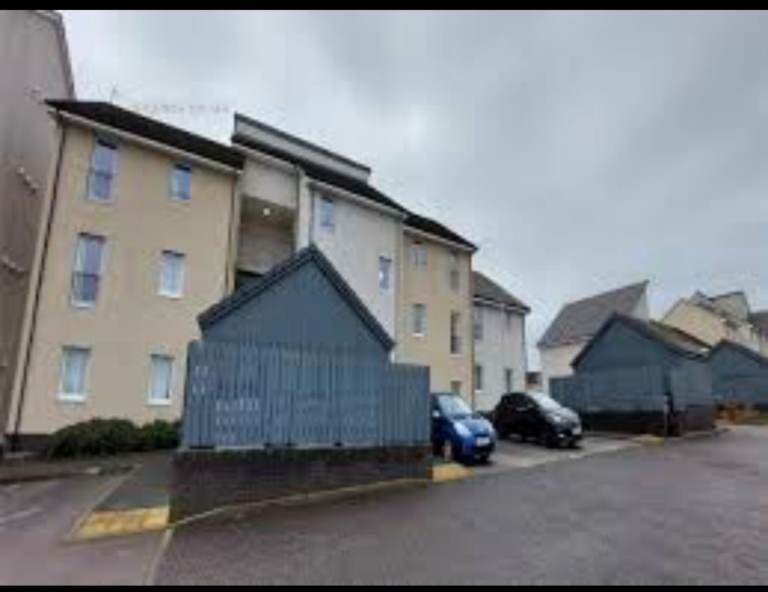 Beautiful double room in cosy flat at £85/wk