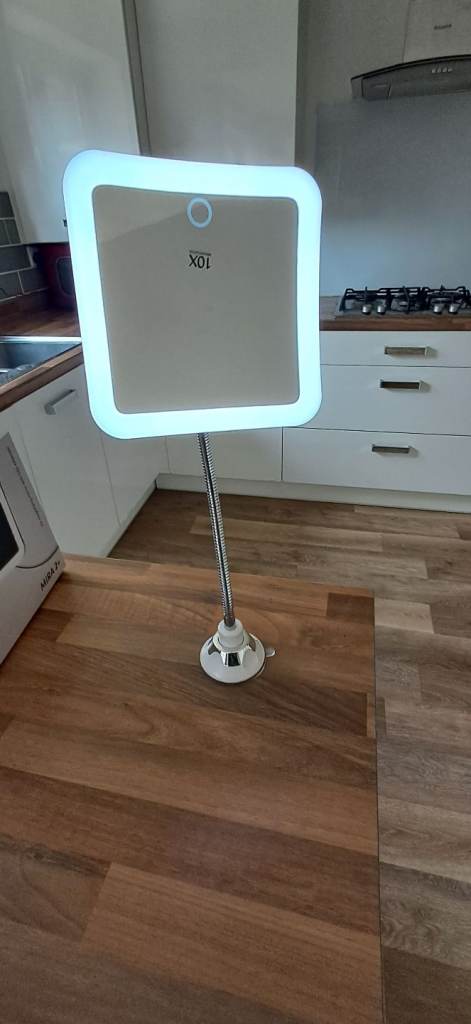 Fancii light up mark up / facial mirror