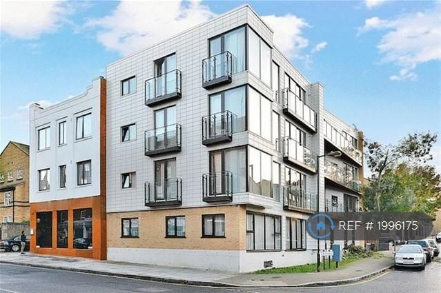 1 bedroom flat in Tara House, London, E14 (1 bed) (#1996175)