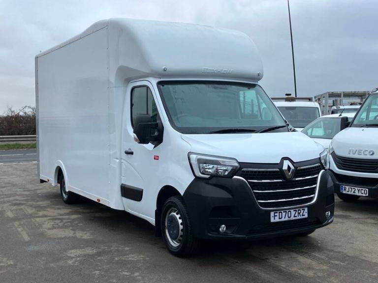 RENAULT MASTER MAXI MOVER WITH TAIL LIFT AIRCON AND SATNAV.