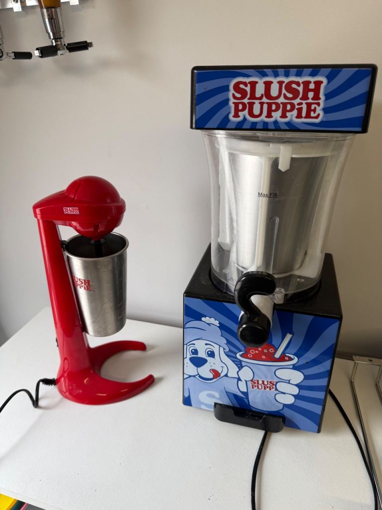 Slush puppie slush maker