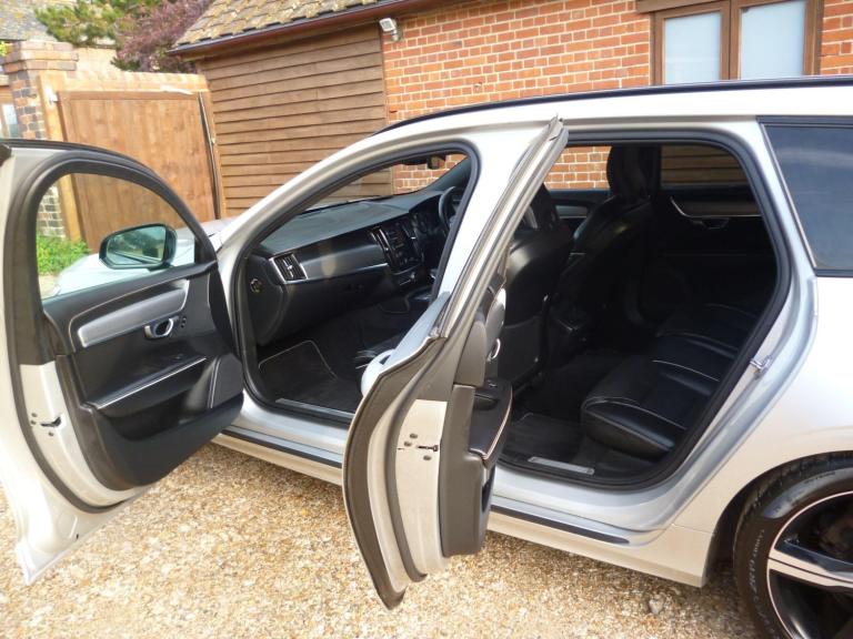 2020 Volvo V90 2.0 D4 R-Design Plus Auto Euro 6 (s/s) 5dr ESTATE Diesel Automatic