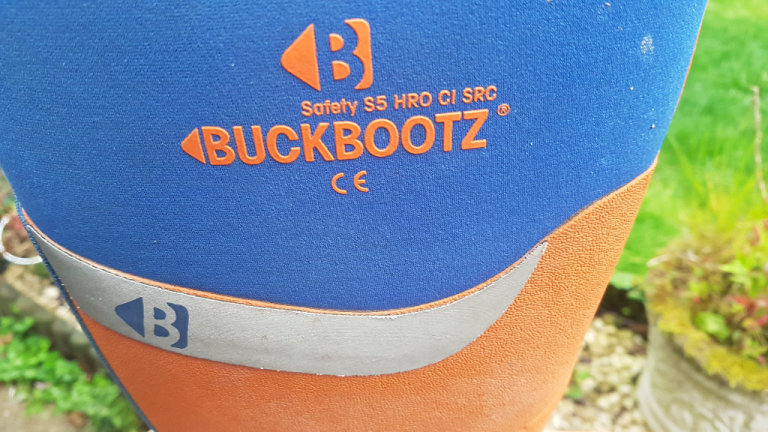 Buck boots