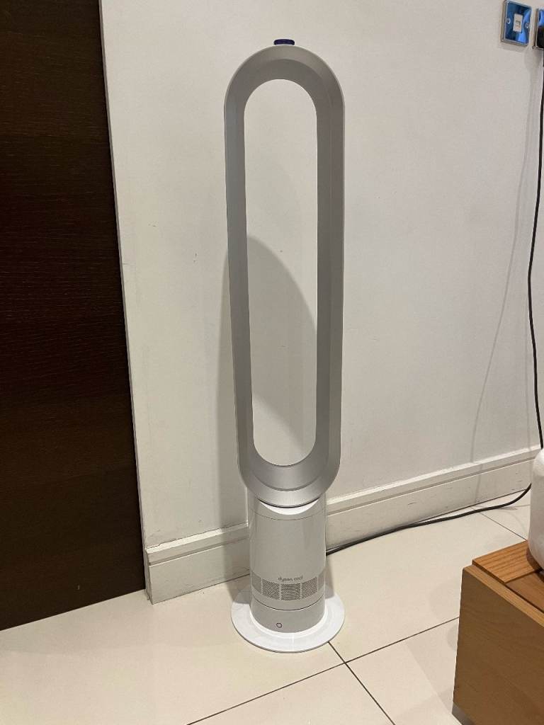 Dyson AM07 Bladeless Tower Fan - White & Grey with remote