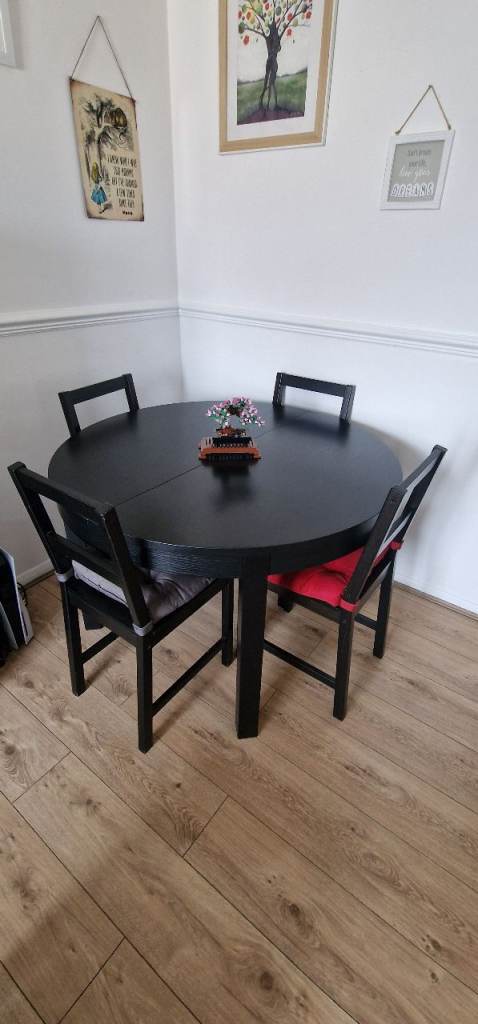 Black Round Extending Dining Table with 4 Chairs