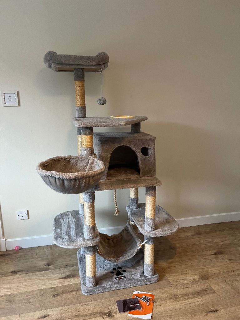 Large cat frame / tree in grey and cream FREE to collect