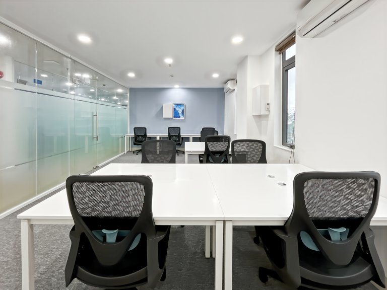 Large Office in BROMSGROVE B603ET - Layout to Suit Your Business