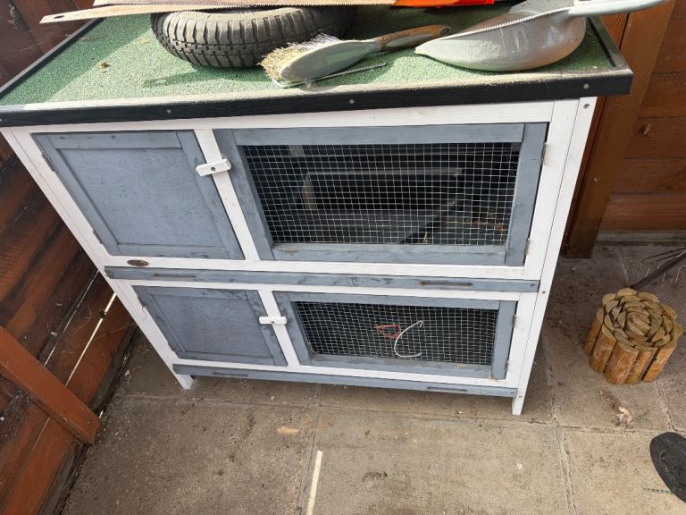Rabbit hutch