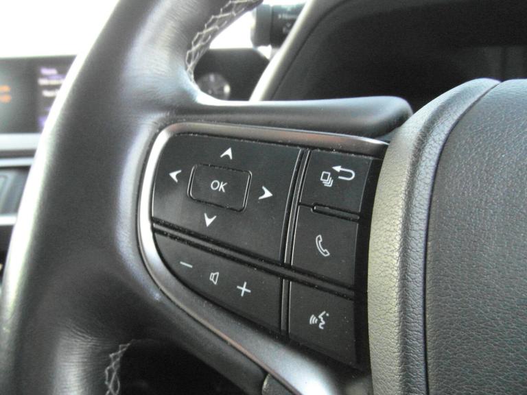 2020 Lexus UX 2.0 250h Premium SUV 5dr Petrol Hybrid E-CVT Euro 6 (s/s) (184 ps) ESTATE Petrol/El...