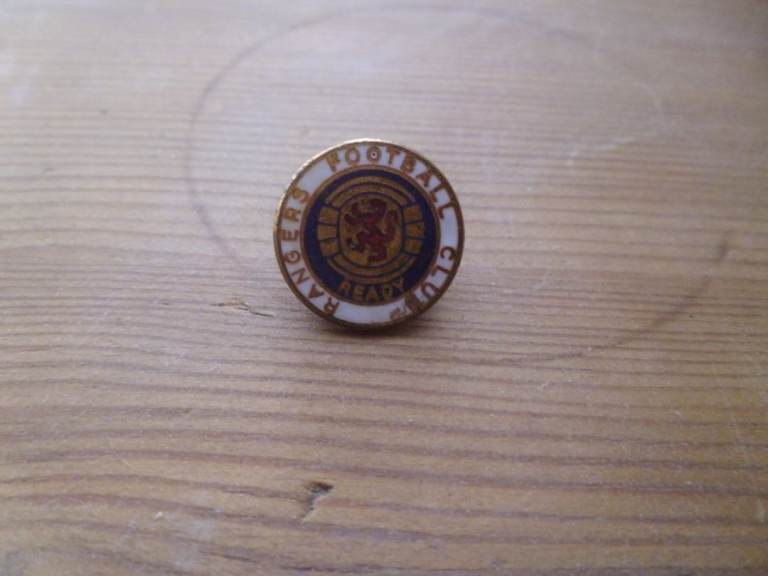 Rangers Football Club Enamel Pin Badge – Gold Tone
