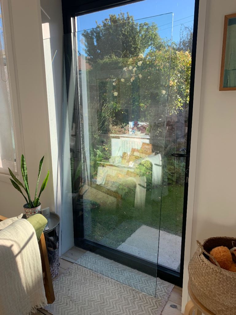 Glass panel approx 90 x 190 cm - free