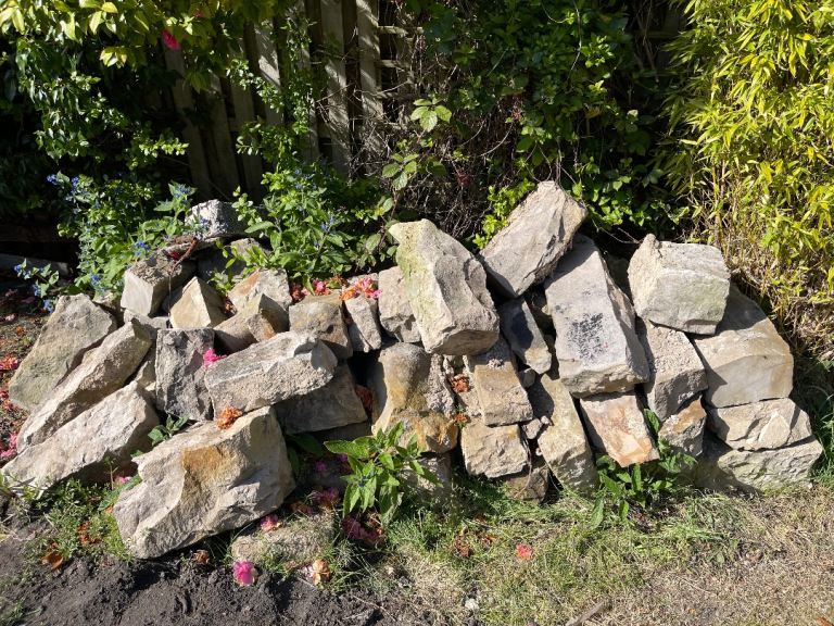 Free sandstone in various sizes (collection only EH5) 